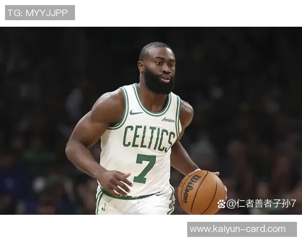 杰伦布朗独自发力砍下33分7板4助可惜失误偏多达7次