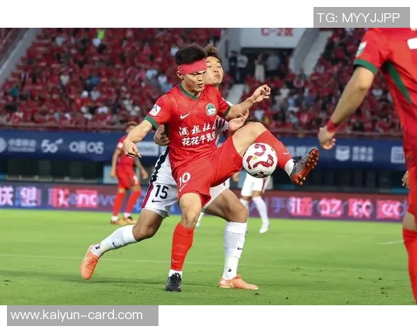 王燊超火力全开四球追平中超单季纪录天外流星般闪耀赛场