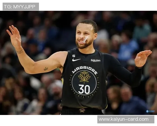 克莱半场表现稳健11投4中三分球命中3个贡献11分2篮板1封盖