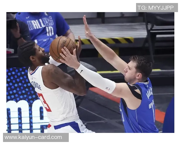 纳斯赞乔治训练表现出色移动灵活投篮精准防守本能强大