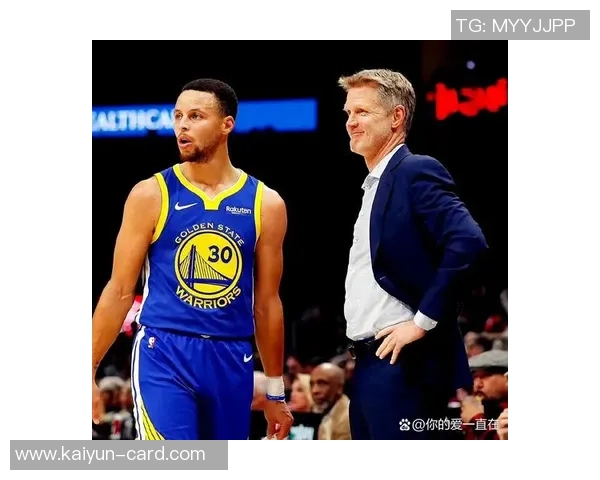 科尔称赞库里是球队核心一切战术围绕他展开