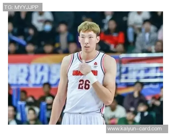 周琦防守表现突出半场贡献3分7篮板1抢断2盖帽助力球队